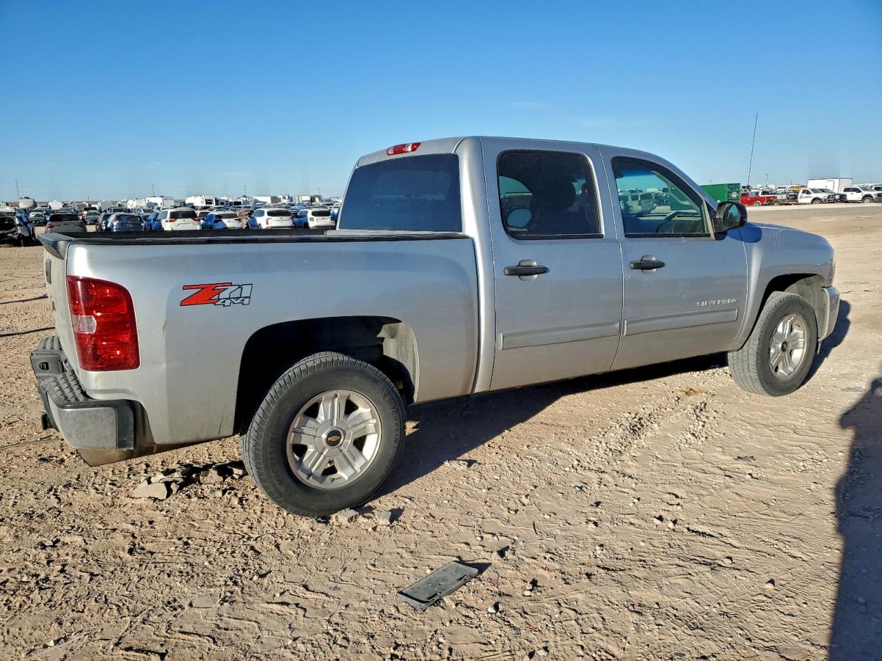 2010 CHEVROLET SILVERADO K1500 LT photo 3
