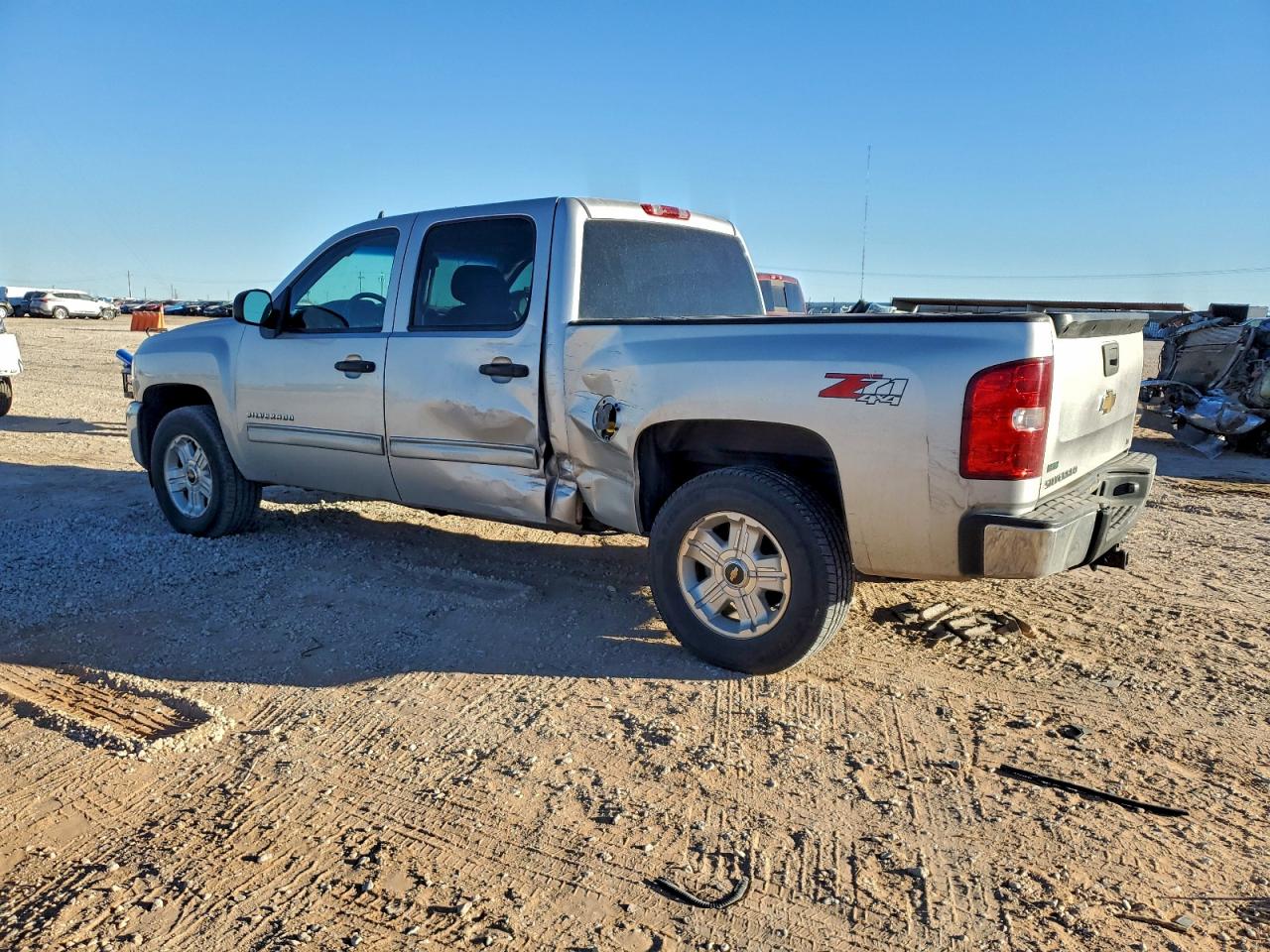 2010 CHEVROLET SILVERADO K1500 LT photo 2