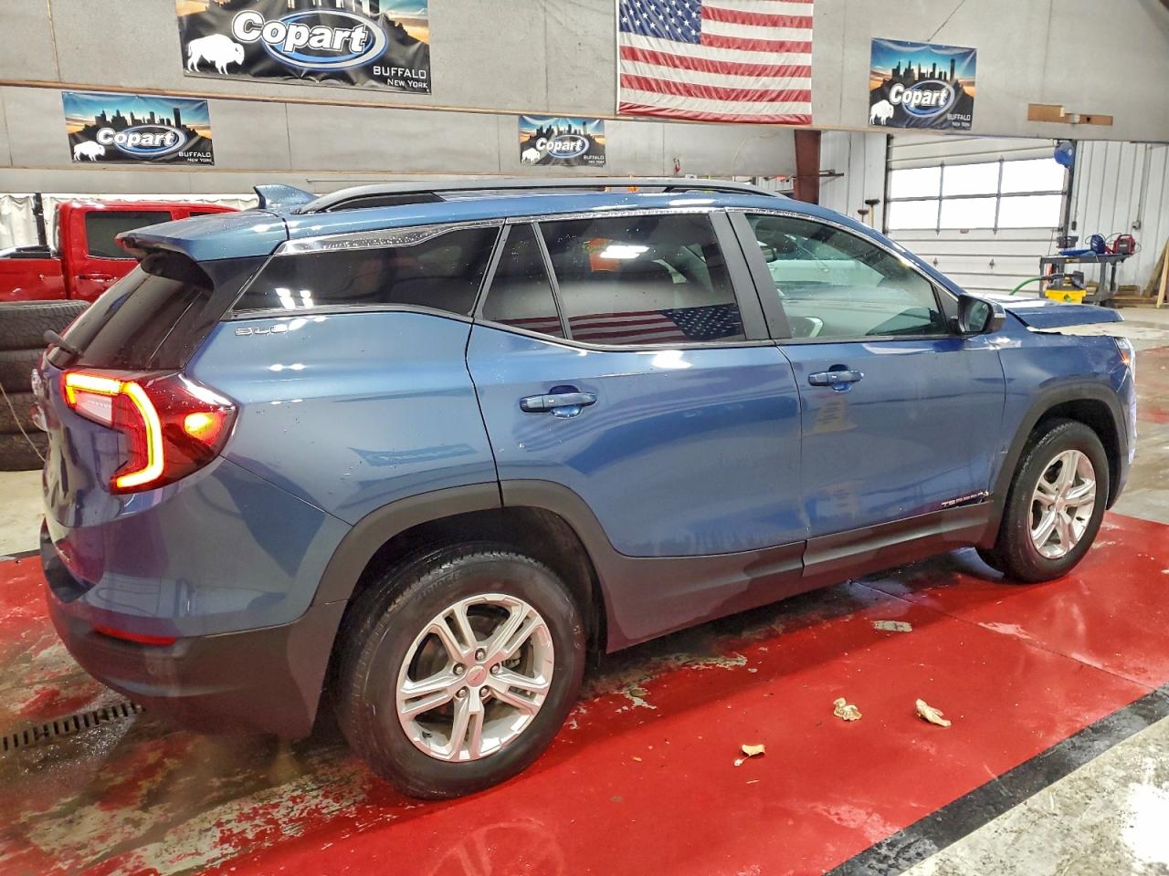 2024 GMC TERRAIN SLE photo 3