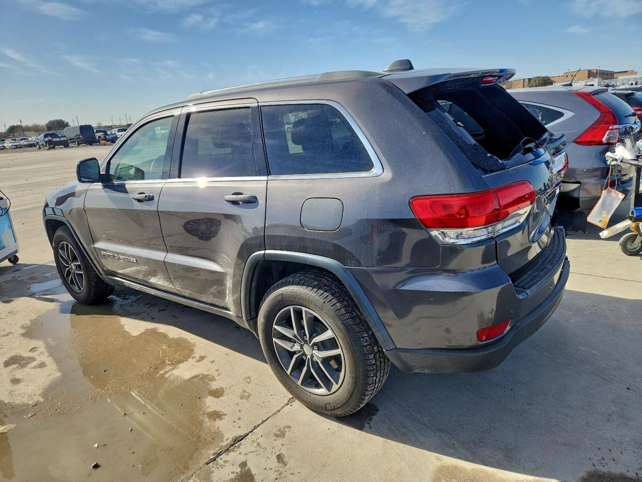 2018 JEEP GRAND CHEROKEE LAREDO photo 3