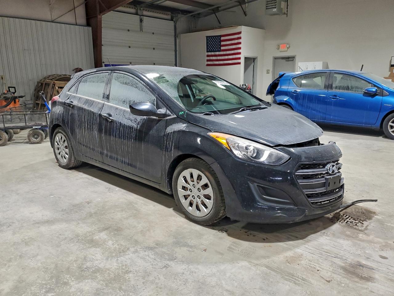 2017 HYUNDAI ELANTRA GT photo 4