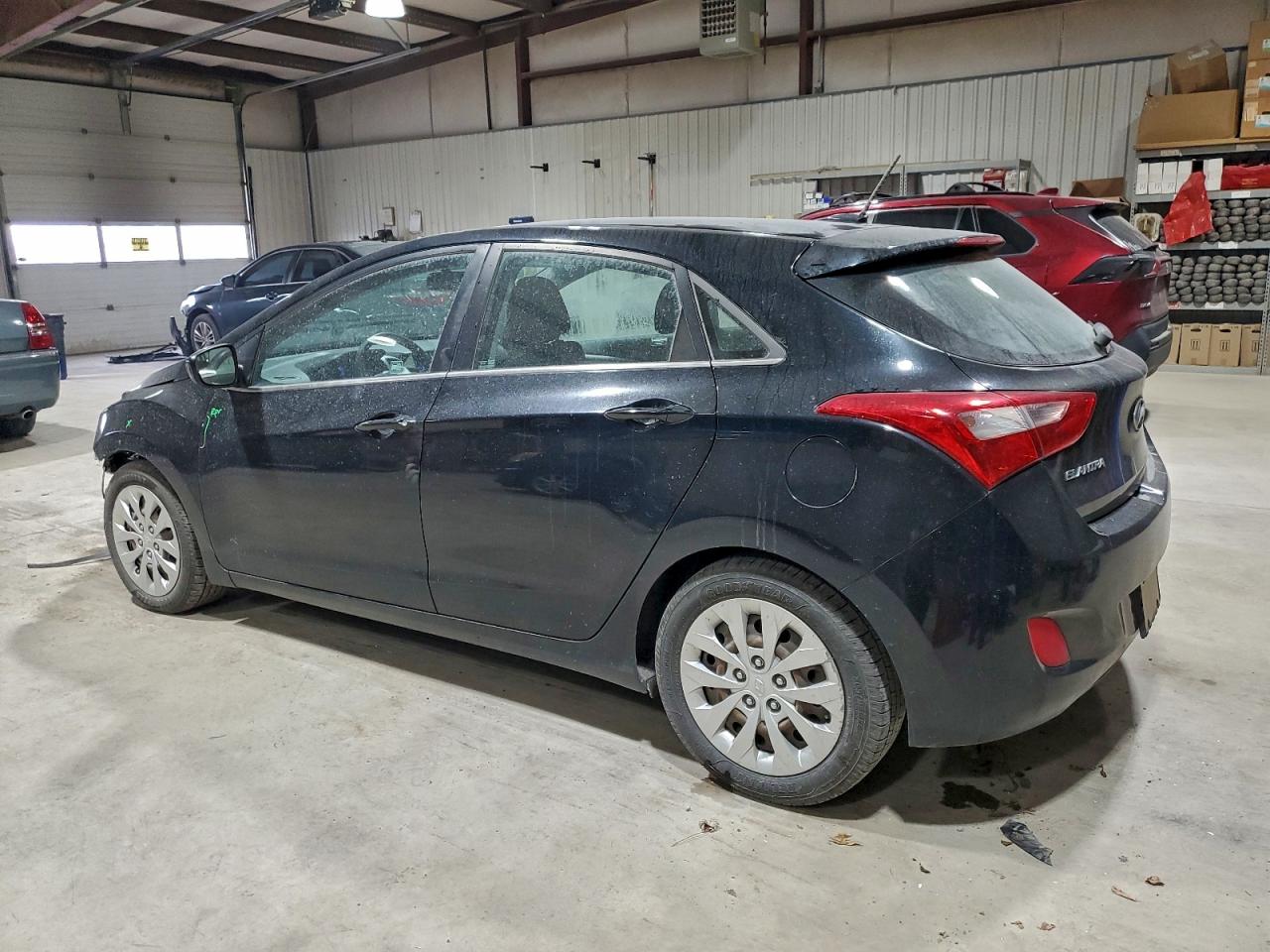 2017 HYUNDAI ELANTRA GT photo 2