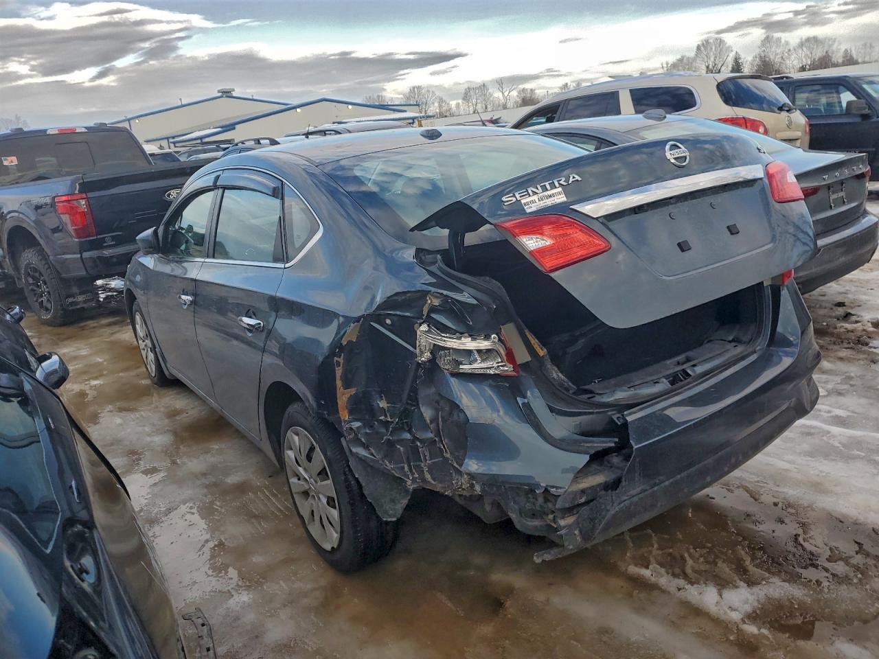2017 NISSAN SENTRA S photo 3