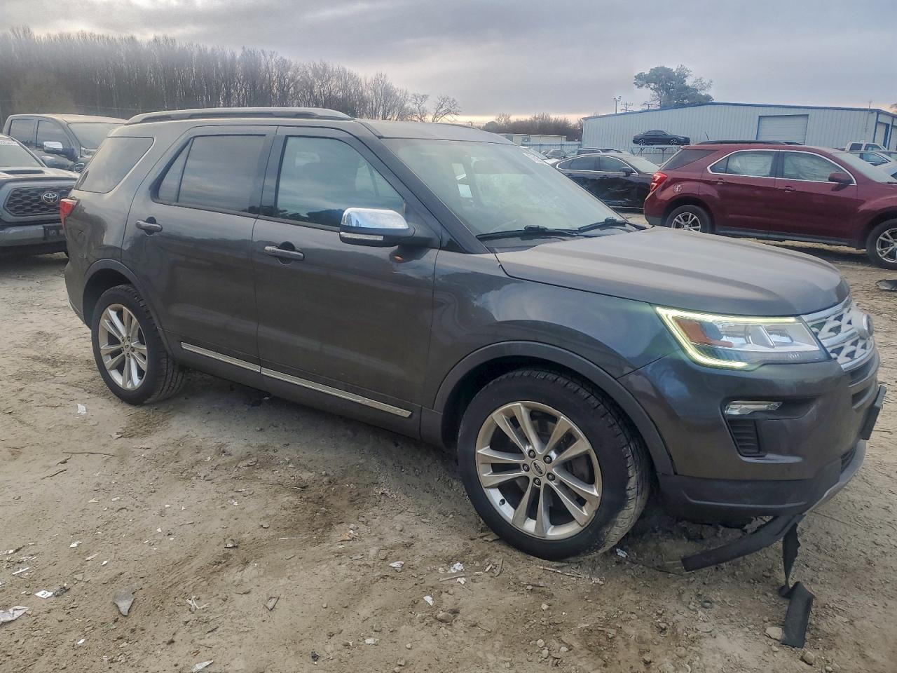 2019 FORD EXPLORER XLT photo 7