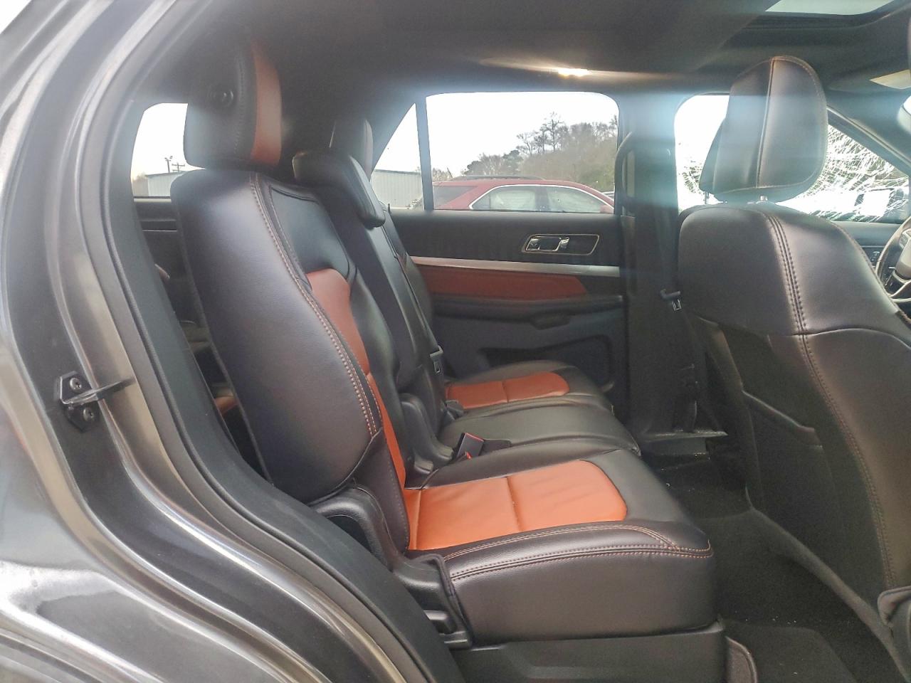2019 FORD EXPLORER XLT photo 21