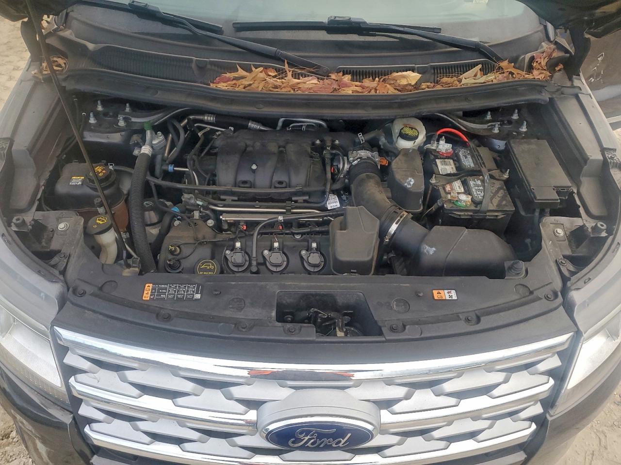 2019 FORD EXPLORER XLT photo 23