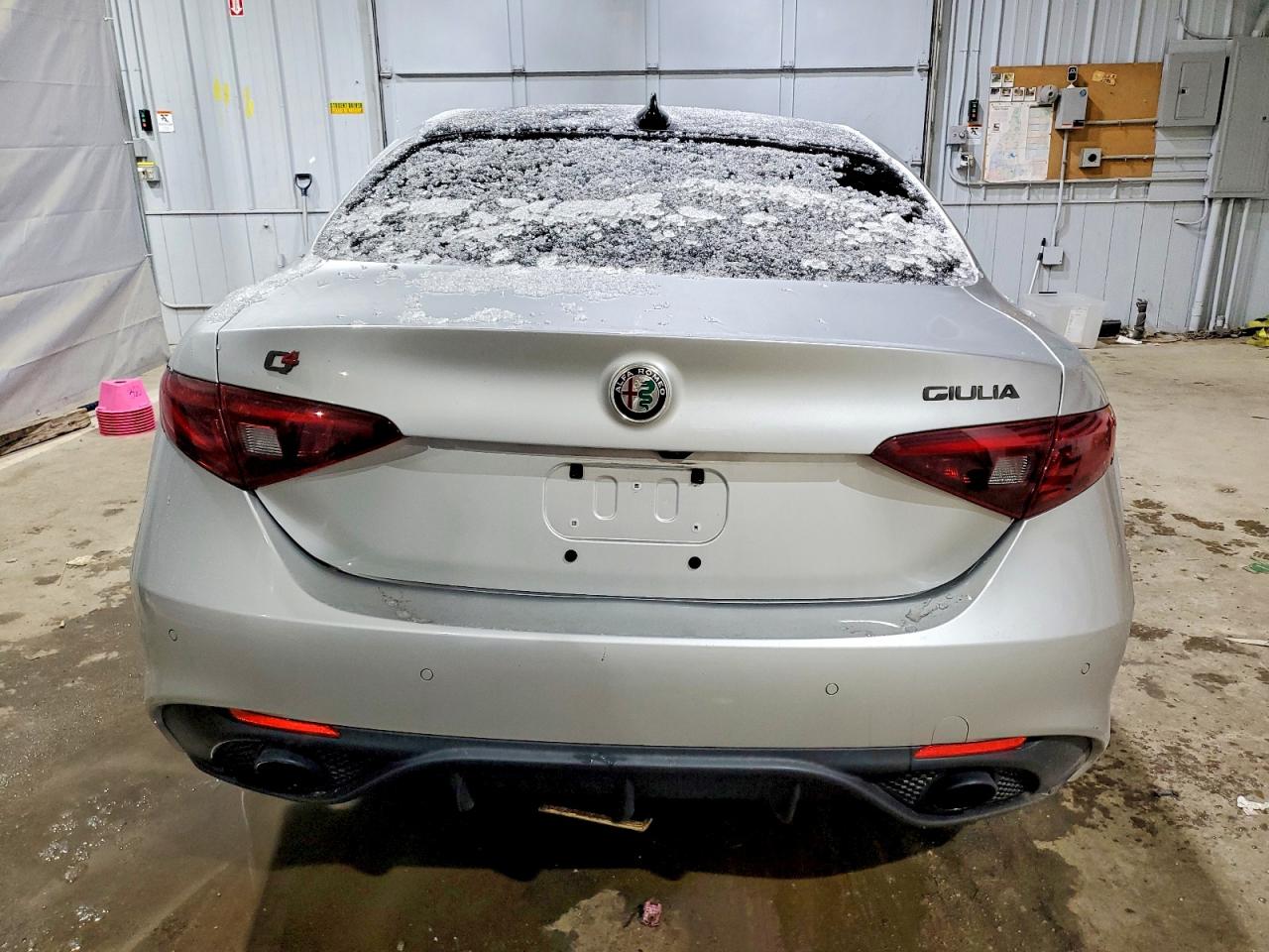 2020 ALFA ROMEO GIULIA TI photo 11