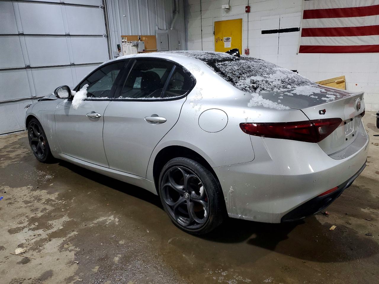 2020 ALFA ROMEO GIULIA TI photo 3
