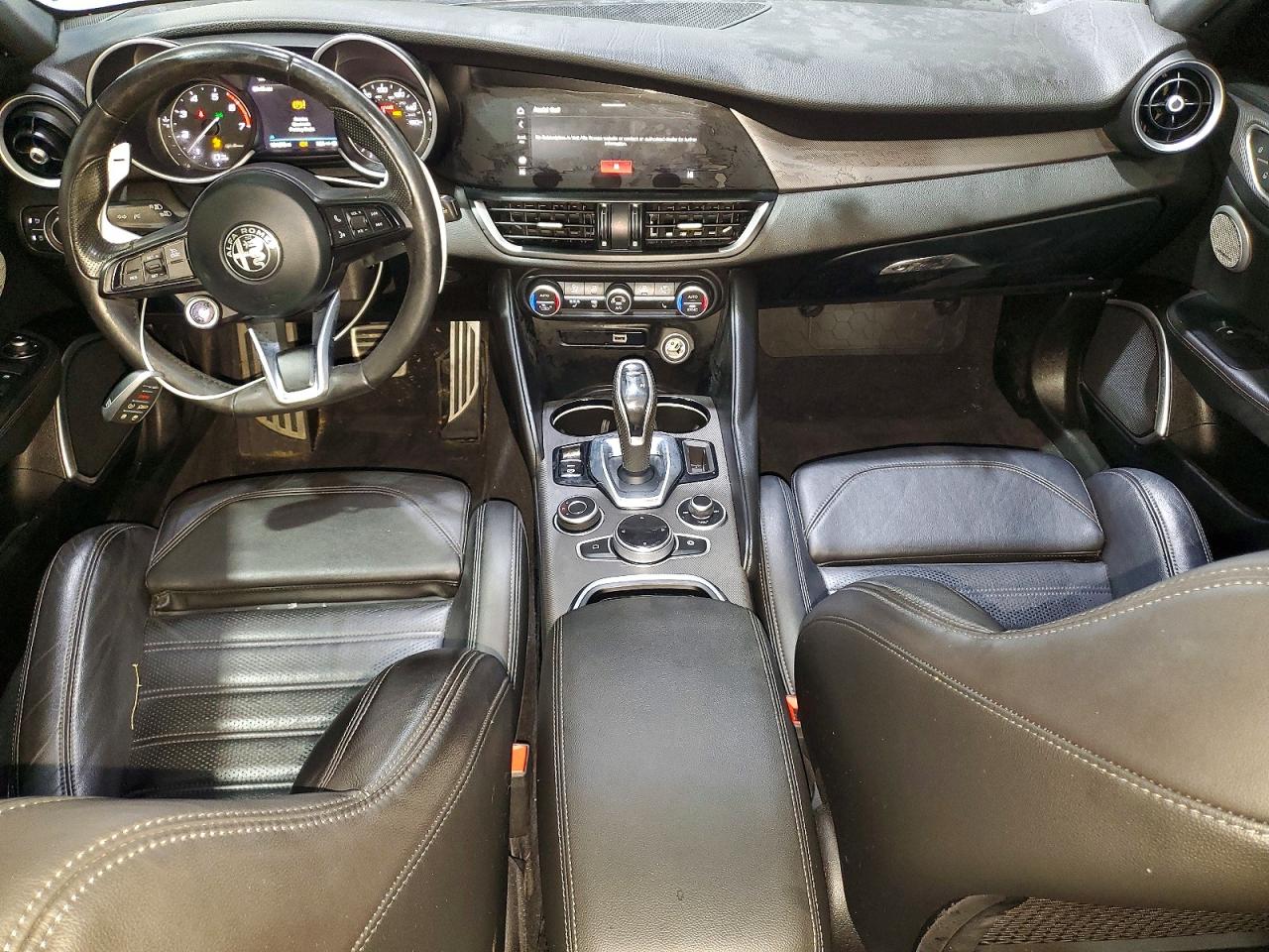 2020 ALFA ROMEO GIULIA TI photo 15