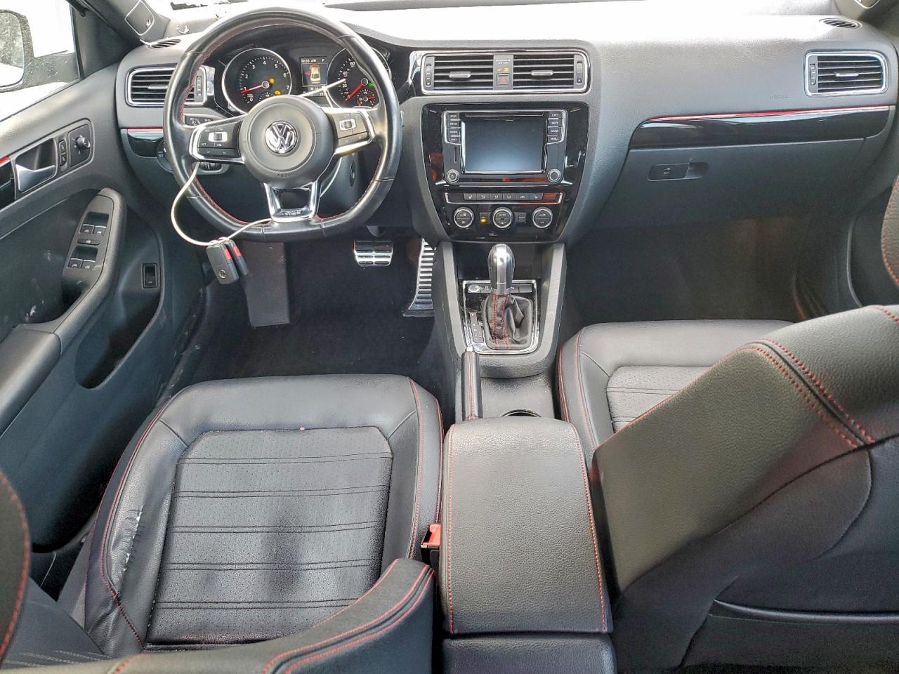 2016 VOLKSWAGEN JETTA GLI photo 8
