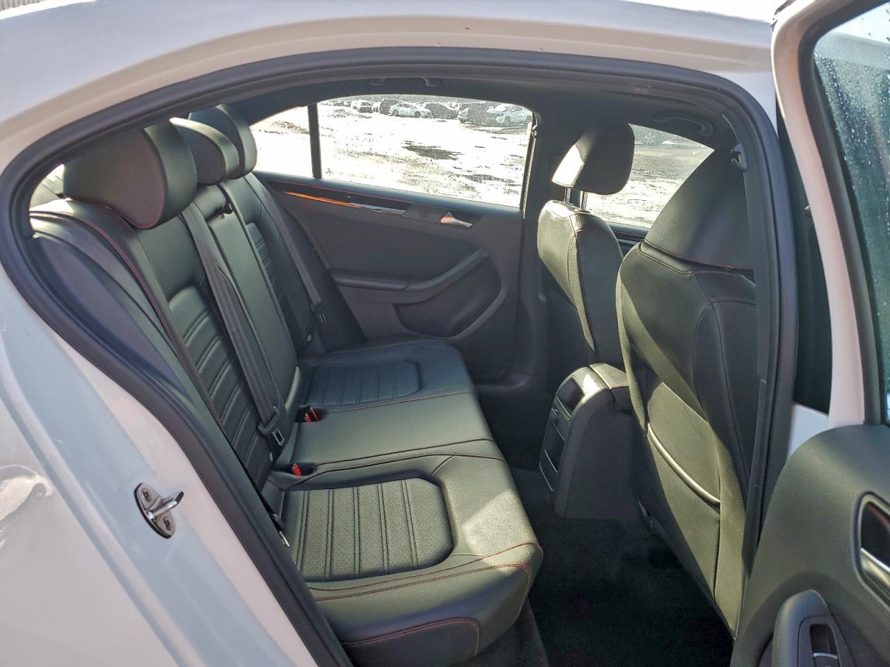 2016 VOLKSWAGEN JETTA GLI photo 10