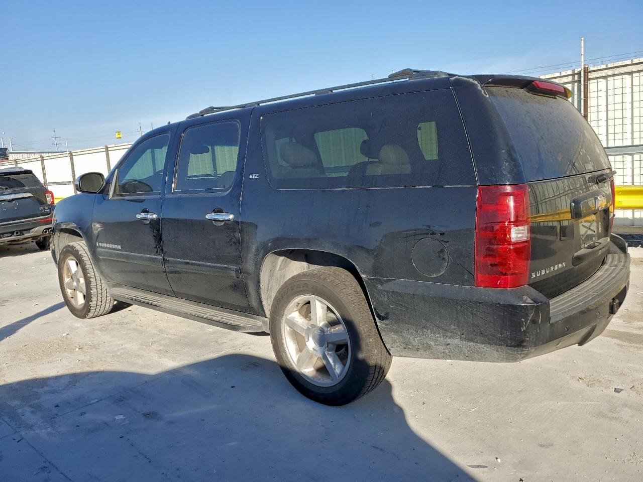 2007 CHEVROLET SUBURBAN C1500 photo 2
