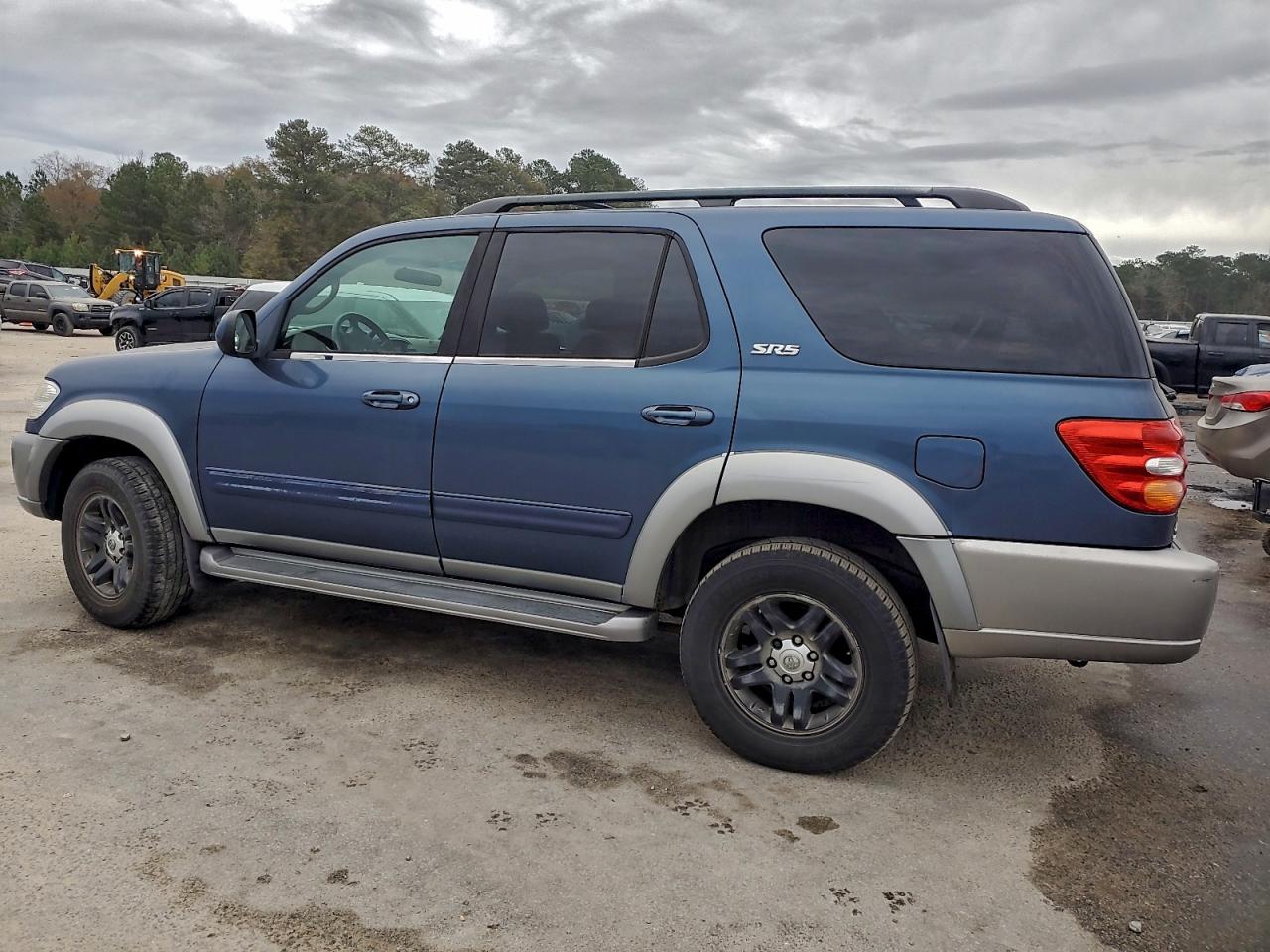 2003 TOYOTA SEQUOIA SR5 photo 2