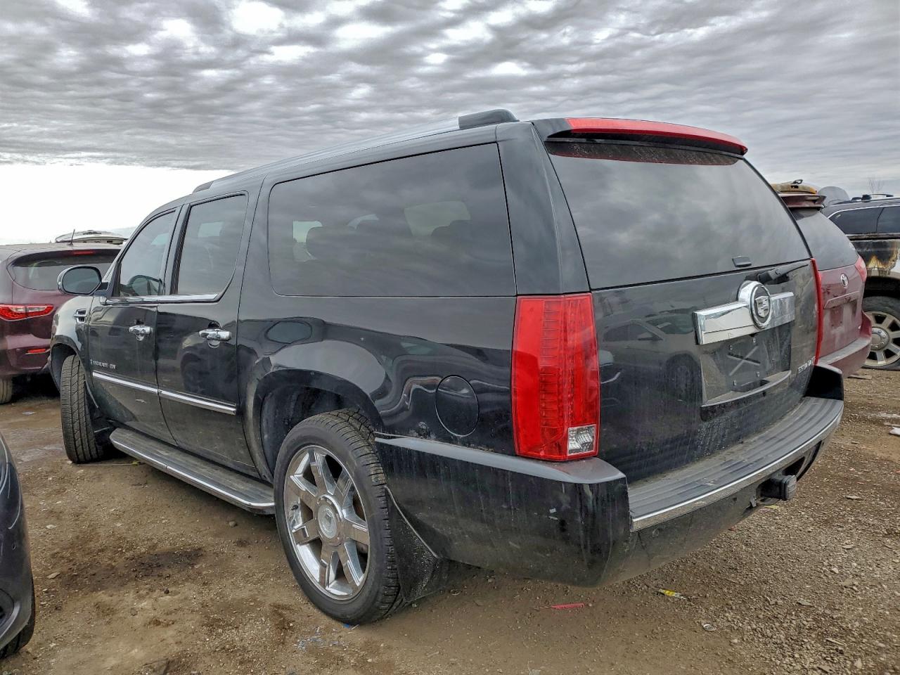 2008 CADILLAC ESCALADE ESV photo 2