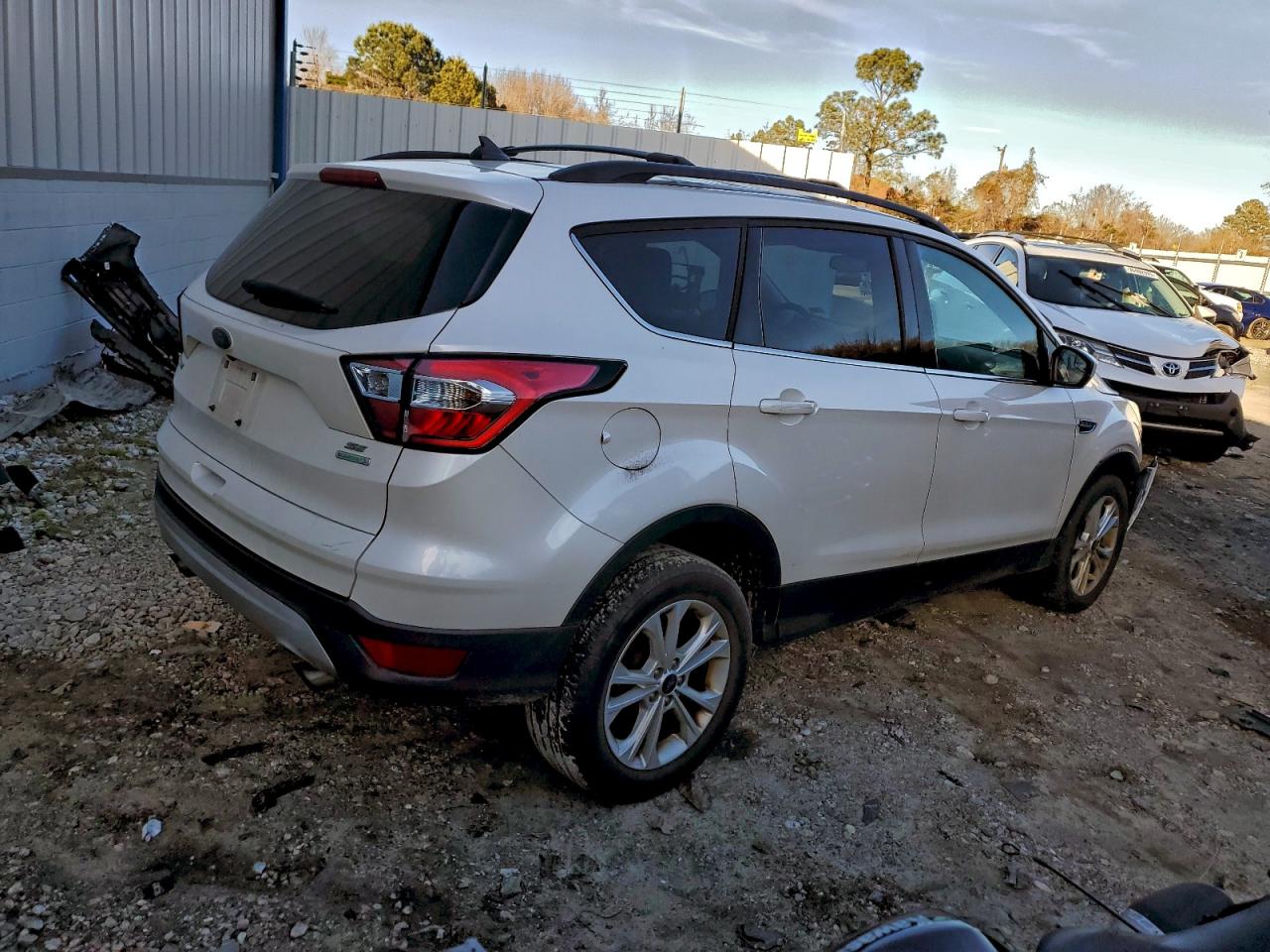 2018 FORD ESCAPE SE photo 3
