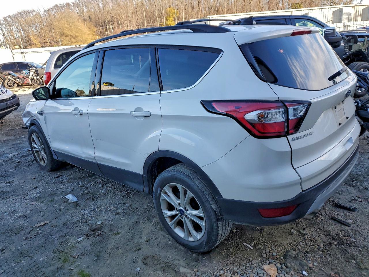 2018 FORD ESCAPE SE photo 2