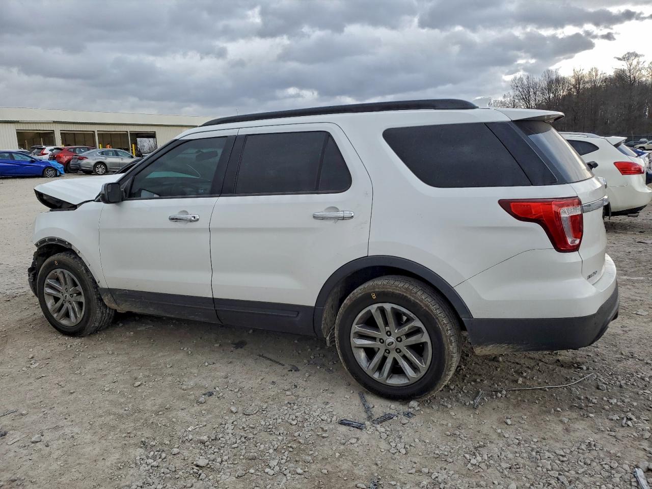 2017 FORD EXPLORER photo 2