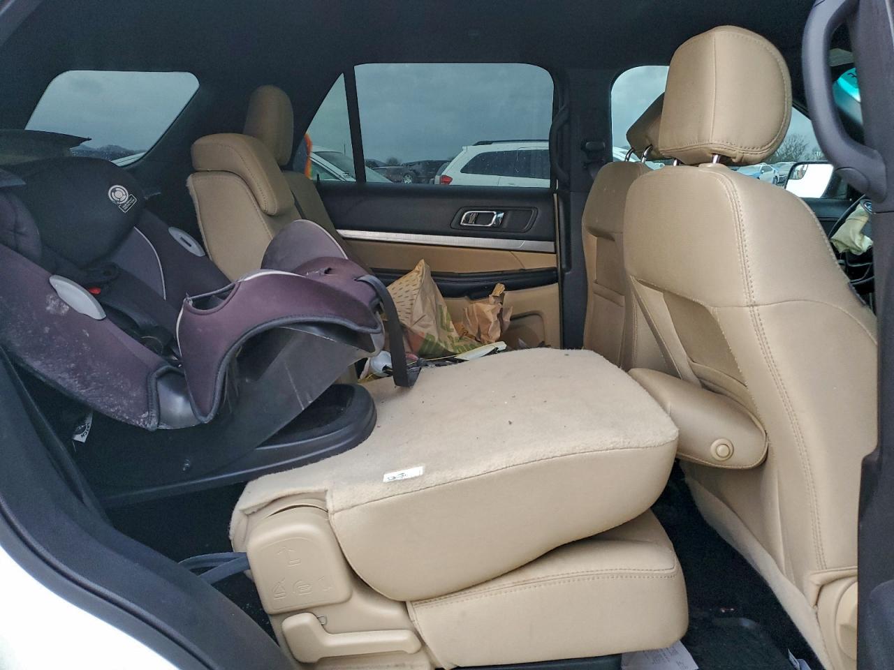 2017 FORD EXPLORER photo 11
