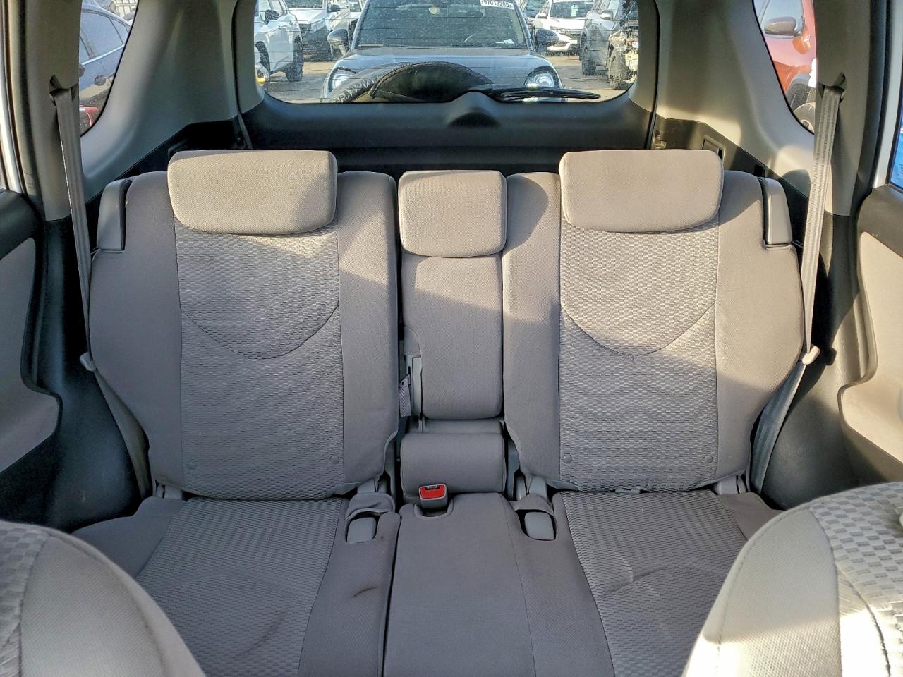 2011 TOYOTA RAV4 photo 10