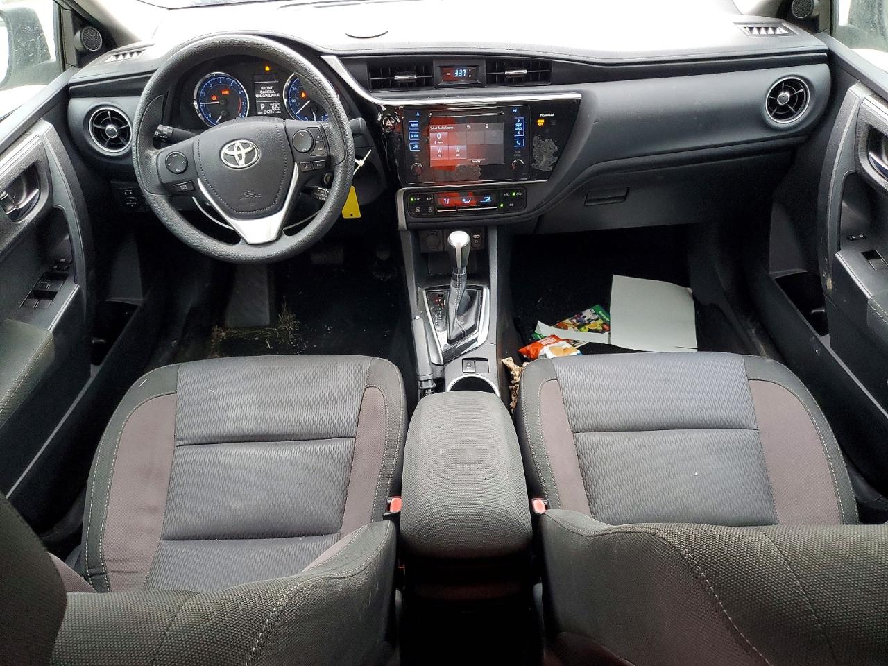 2017 TOYOTA COROLLA L photo 8