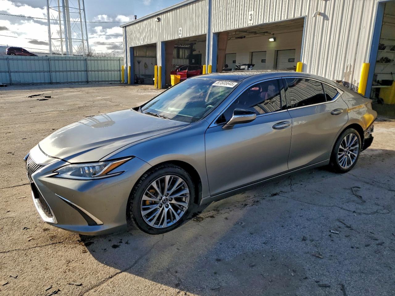 2019 LEXUS ES