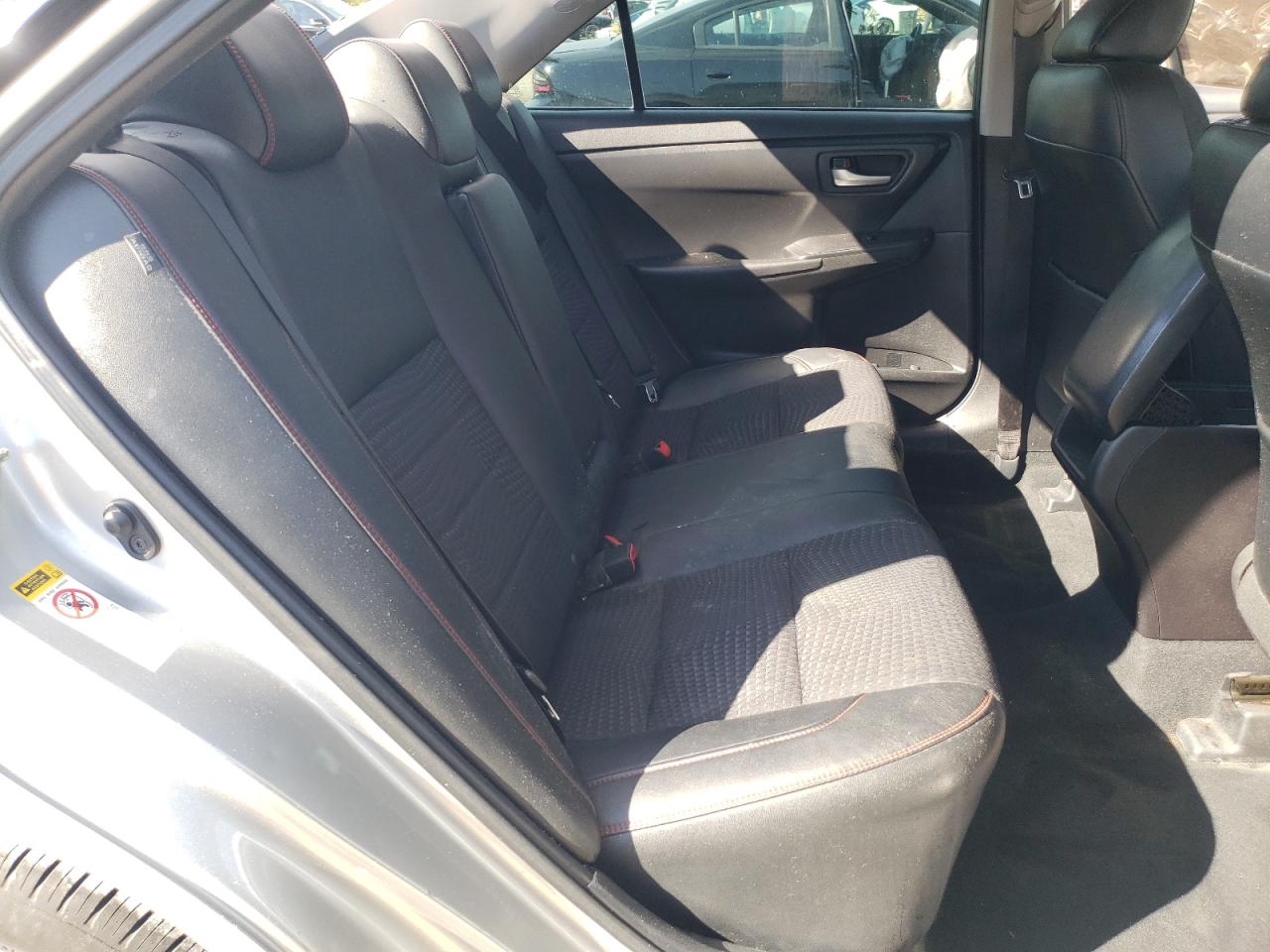 2015 TOYOTA CAMRY LE photo 10