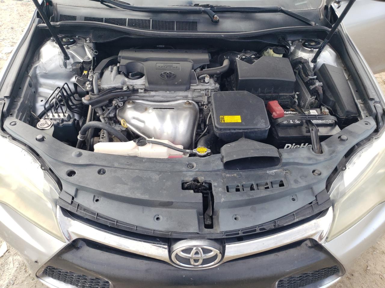 2015 TOYOTA CAMRY LE photo 11