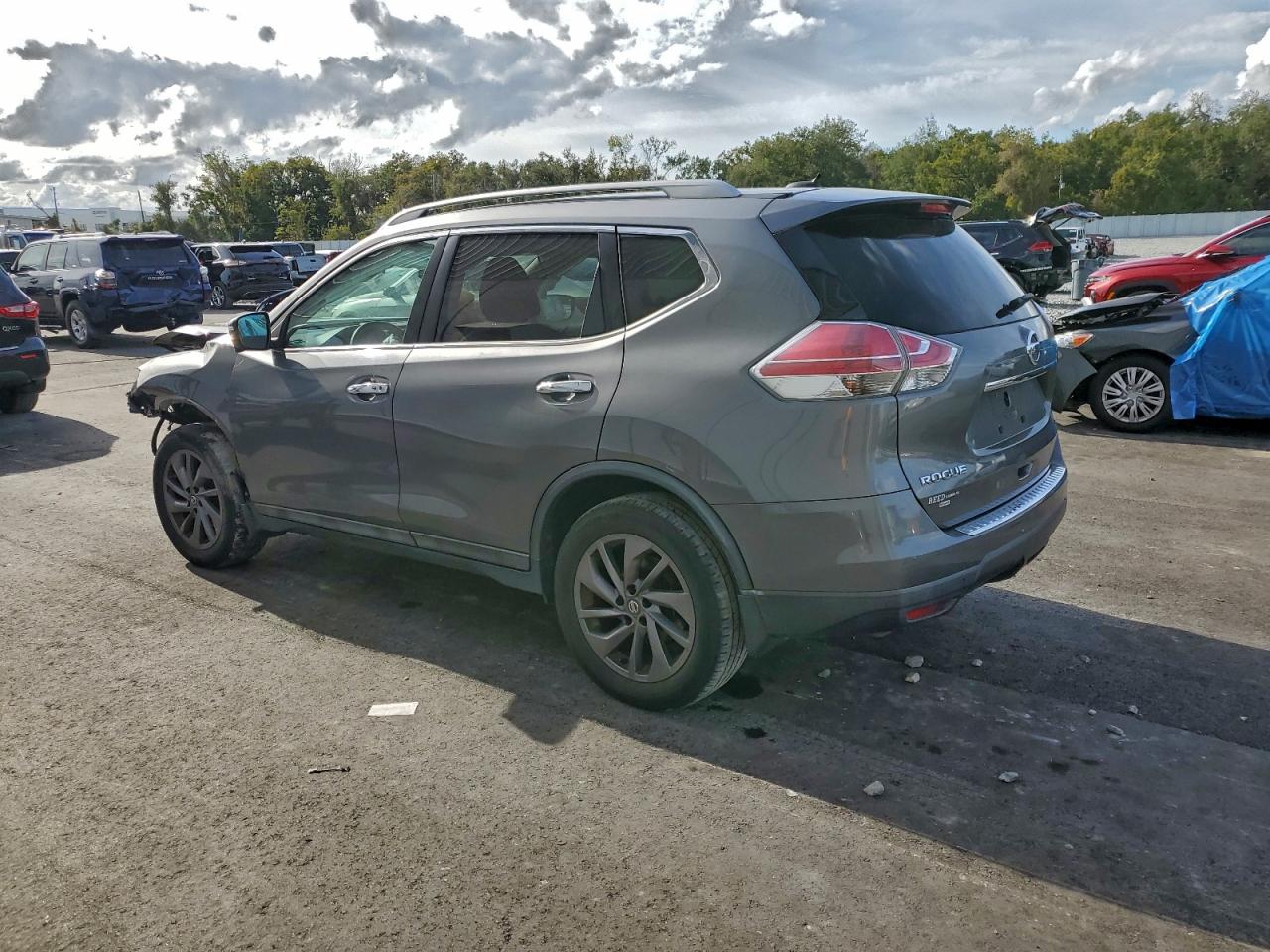 2016 NISSAN ROGUE SL photo 2