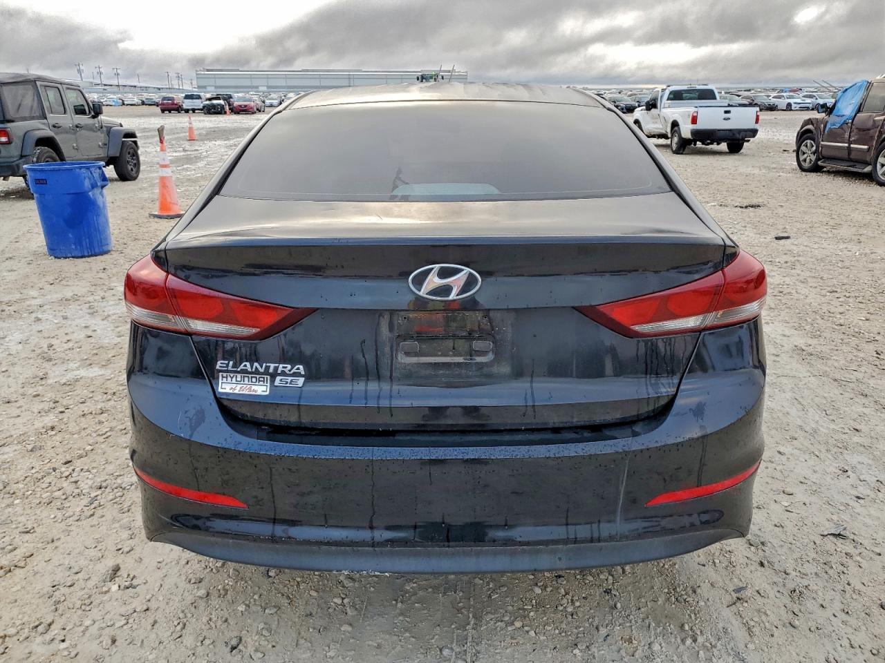 2018 HYUNDAI ELANTRA SE photo 6