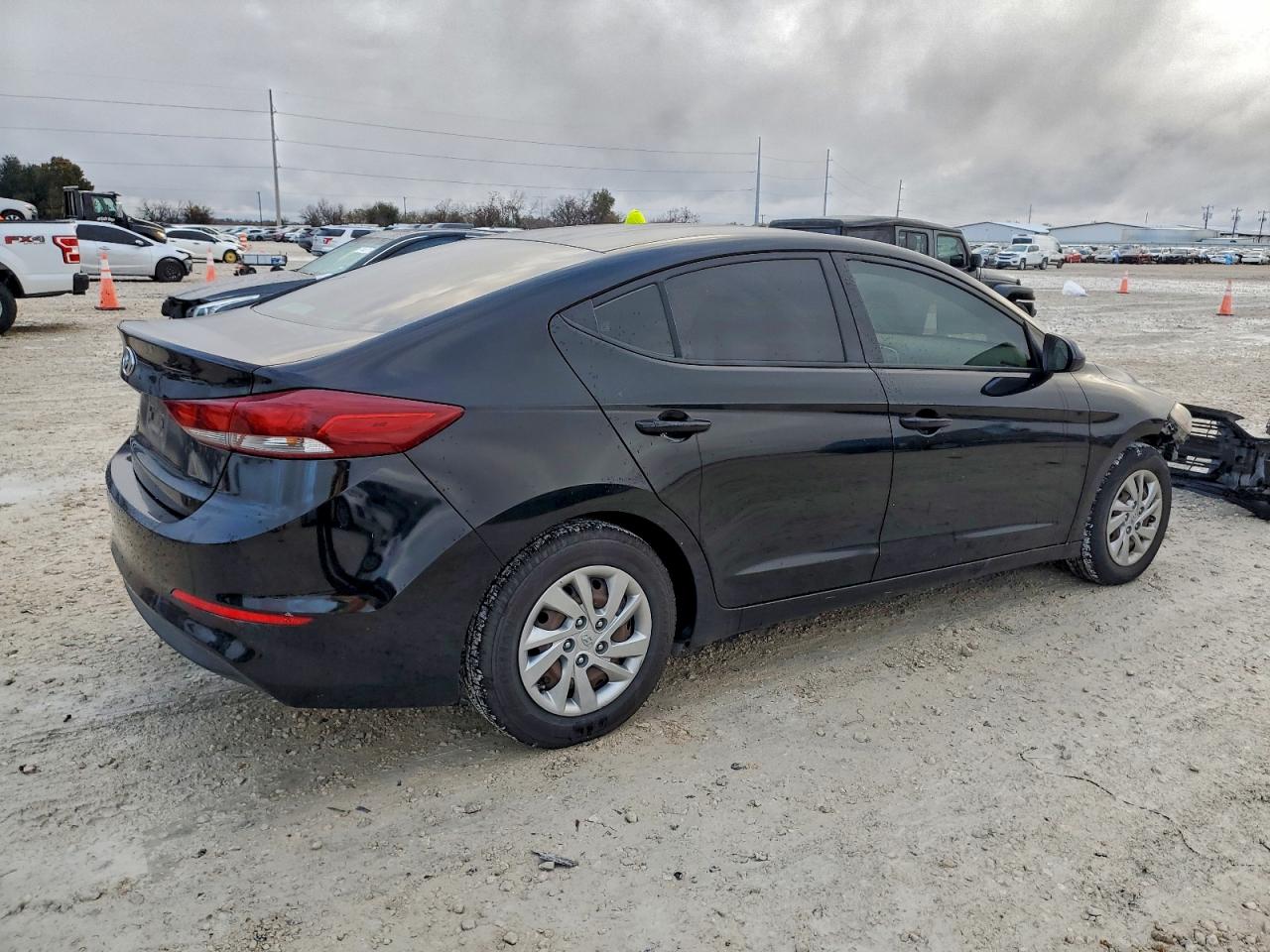 2018 HYUNDAI ELANTRA SE photo 3