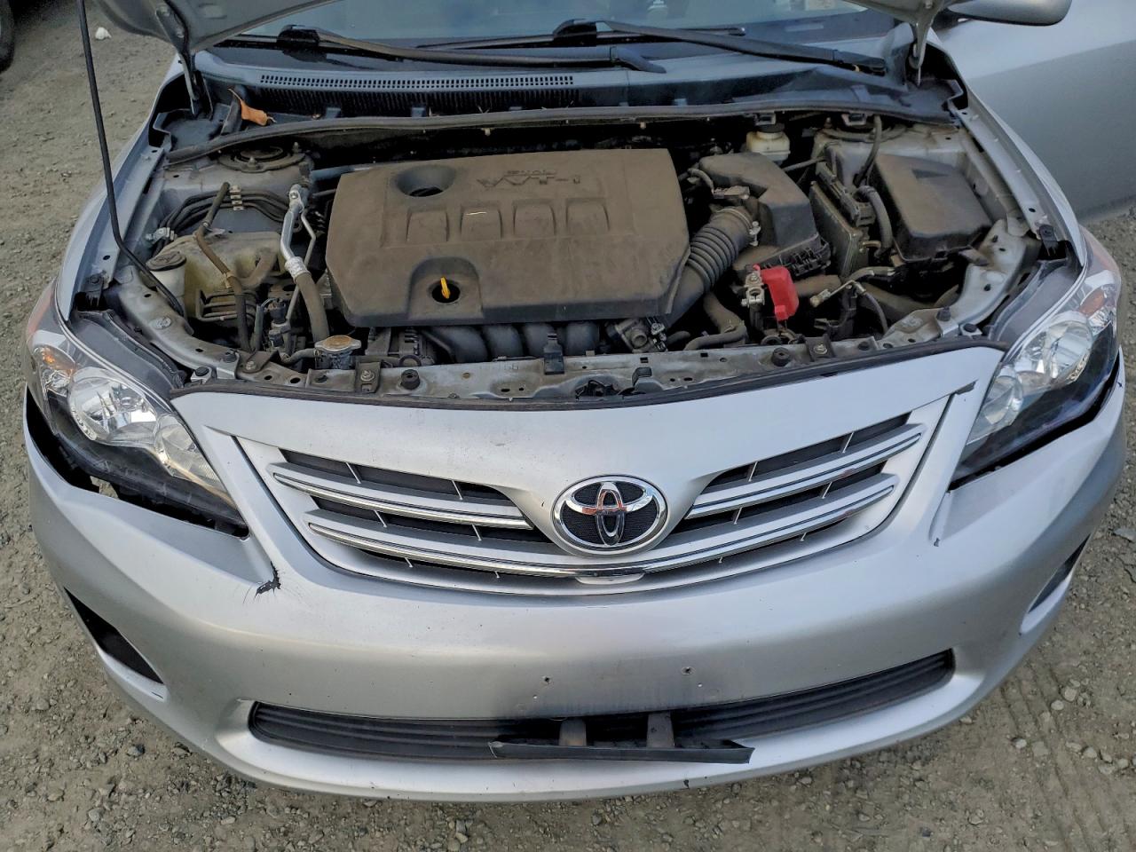 2013 TOYOTA COROLLA LE photo 11