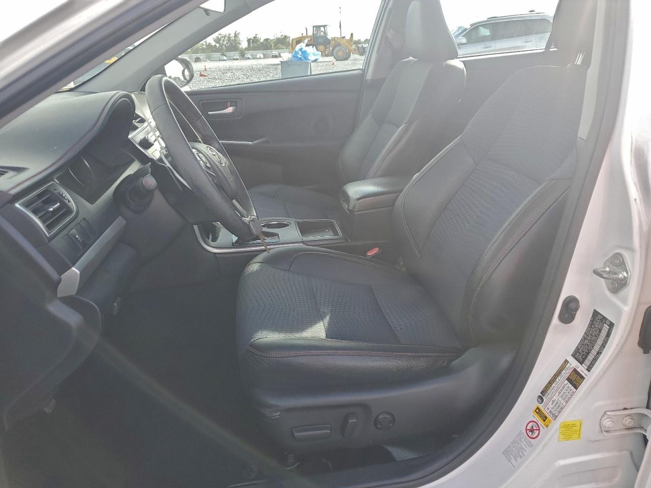 2015 TOYOTA CAMRY LE photo 7