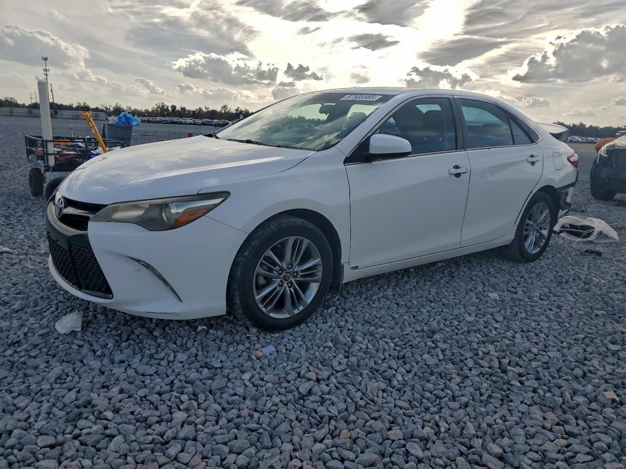 2015 TOYOTA CAMRY
