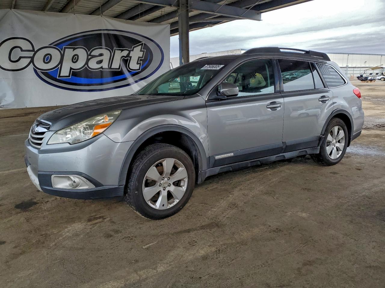 2011 SUBARU OUTBACK