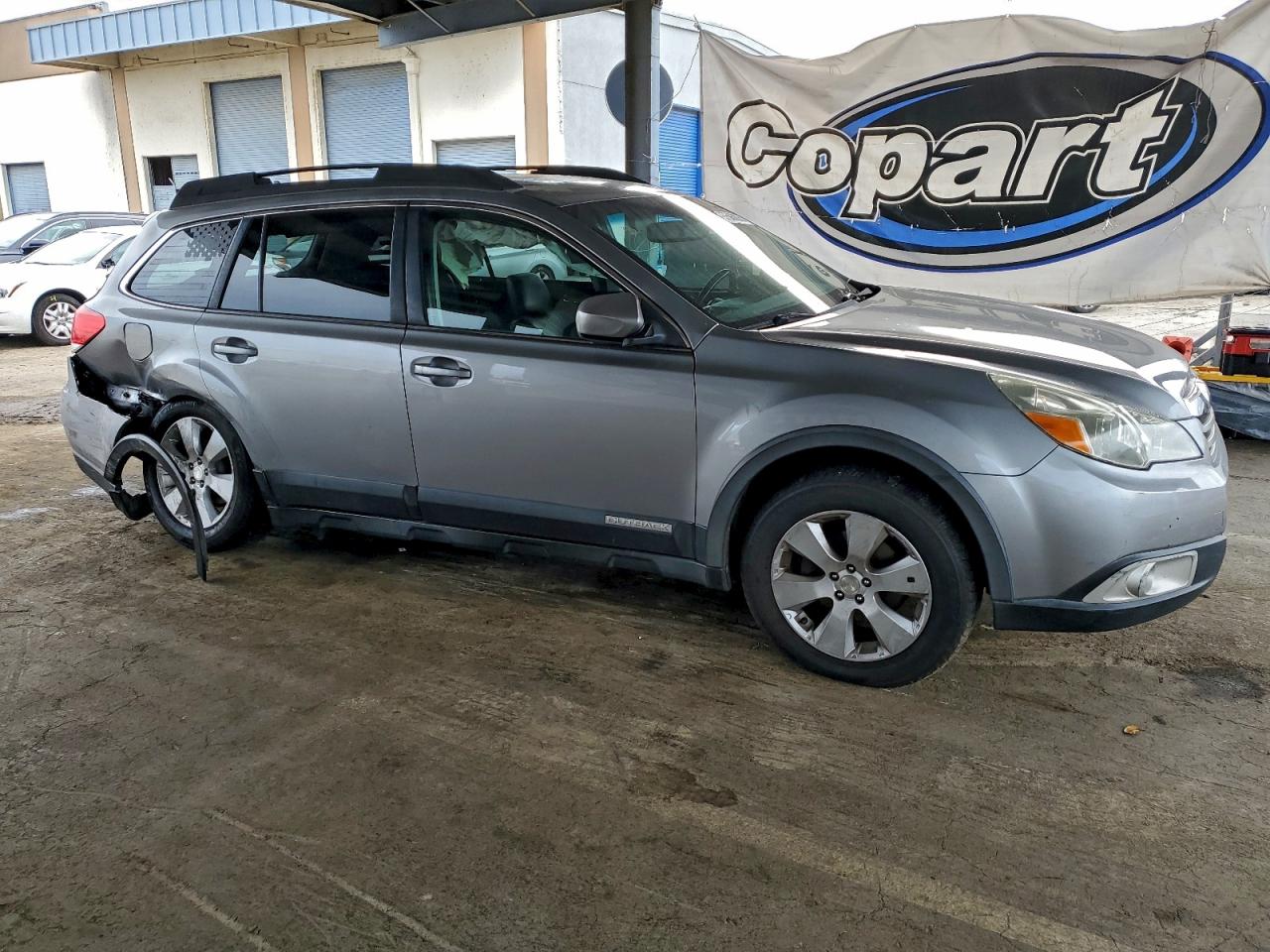 2011 SUBARU OUTBACK 2.5I LIMITED photo 4