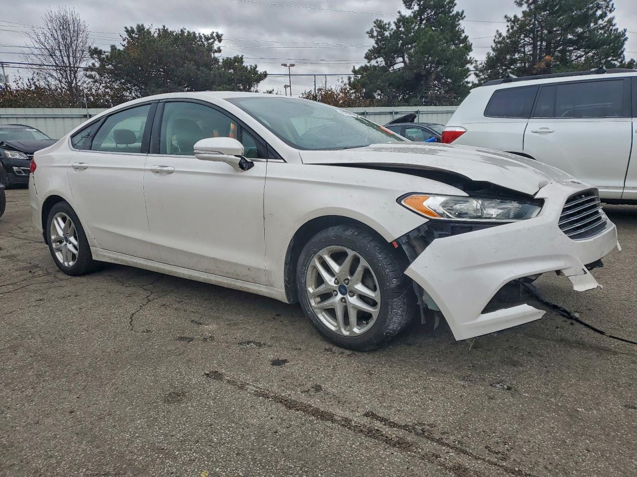 2013 FORD FUSION SE photo 4