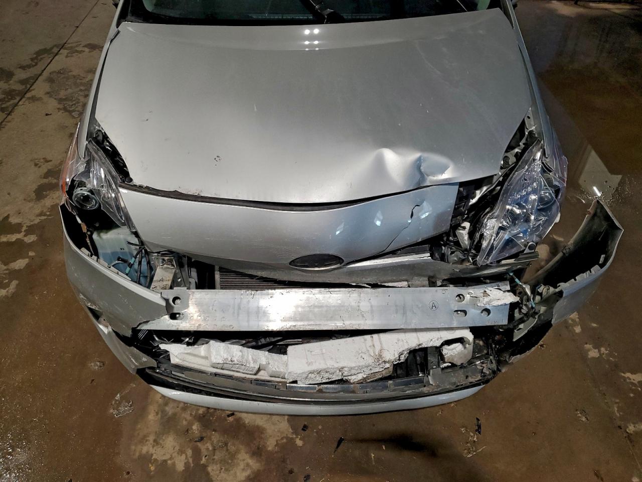 2015 TOYOTA PRIUS photo 11