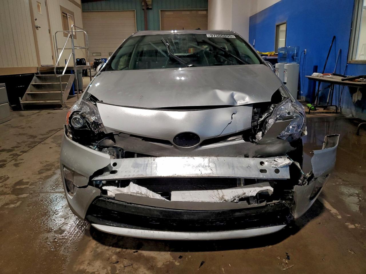 2015 TOYOTA PRIUS photo 5