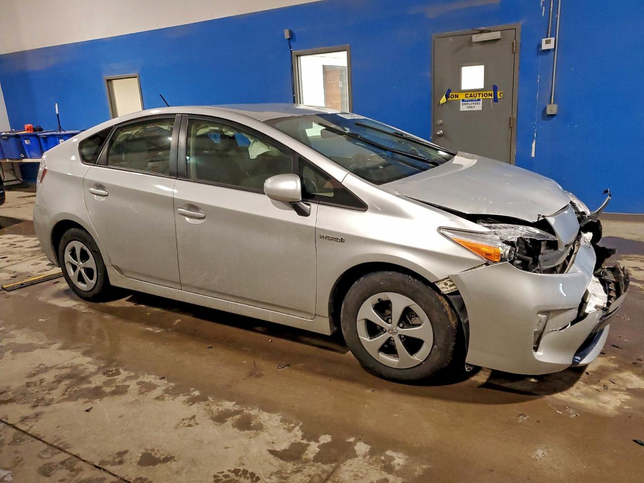 2015 TOYOTA PRIUS photo 4
