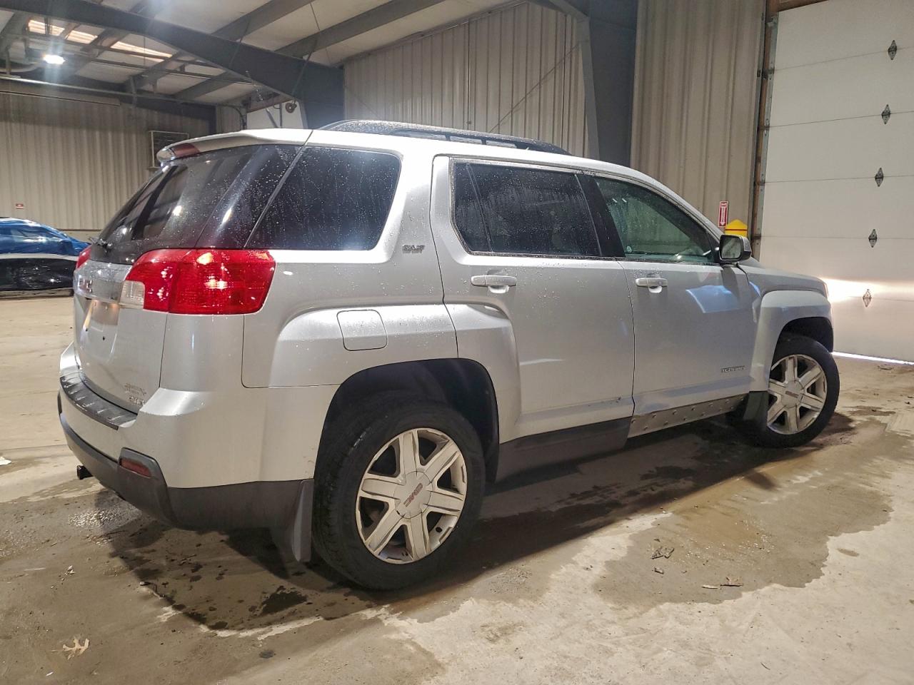 2011 GMC TERRAIN SLT photo 3