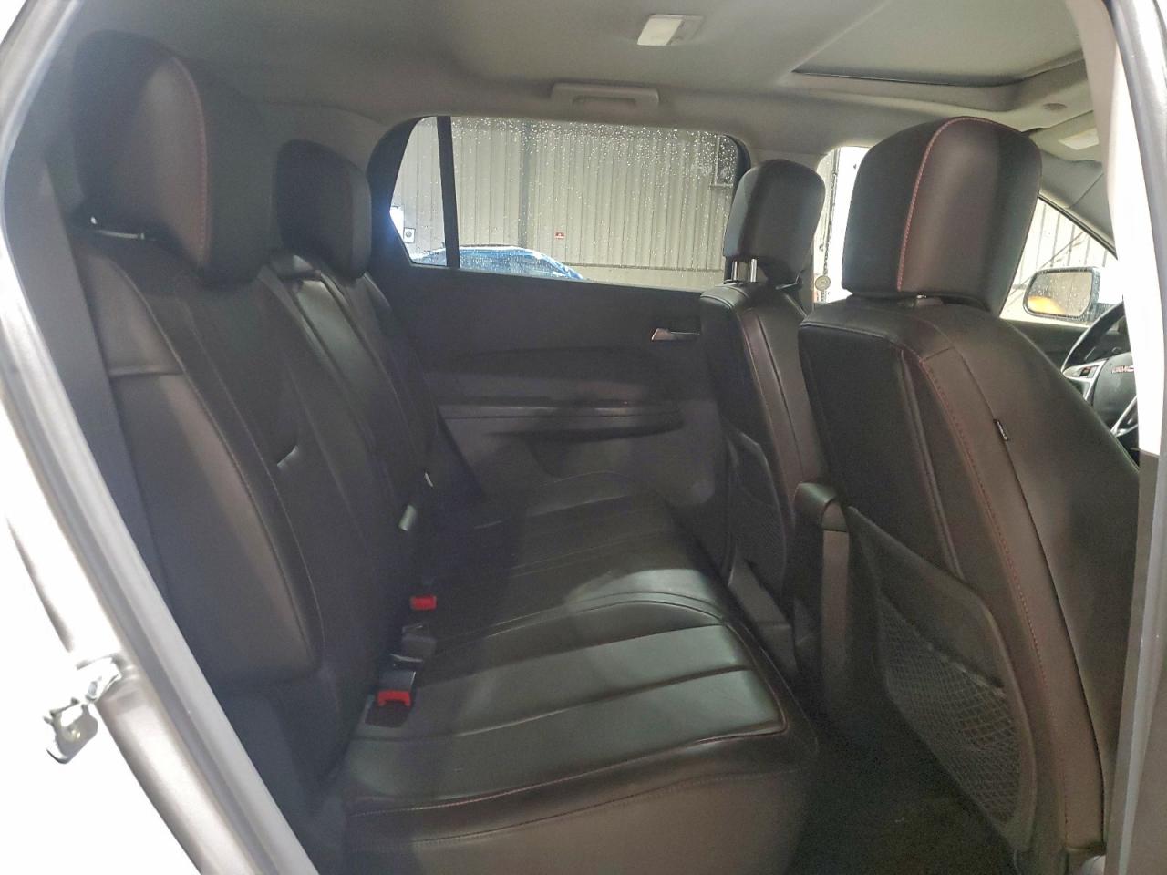 2011 GMC TERRAIN SLT photo 11