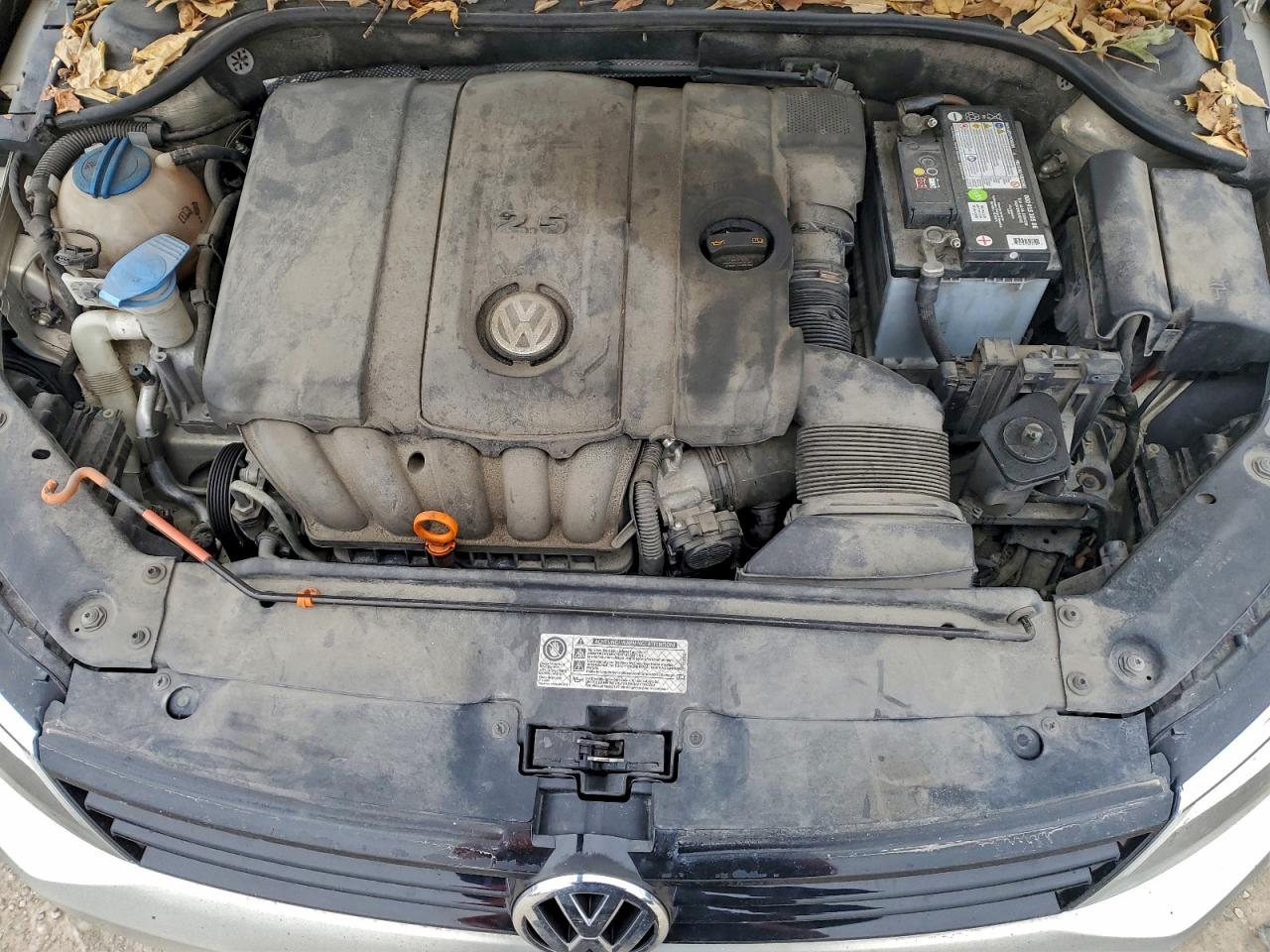 2011 VOLKSWAGEN JETTA SE photo 11
