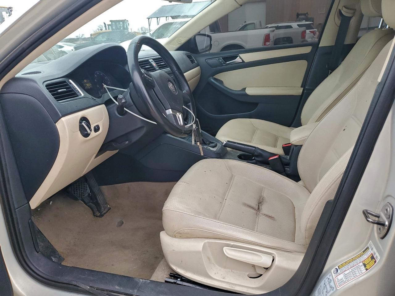 2011 VOLKSWAGEN JETTA SE photo 7