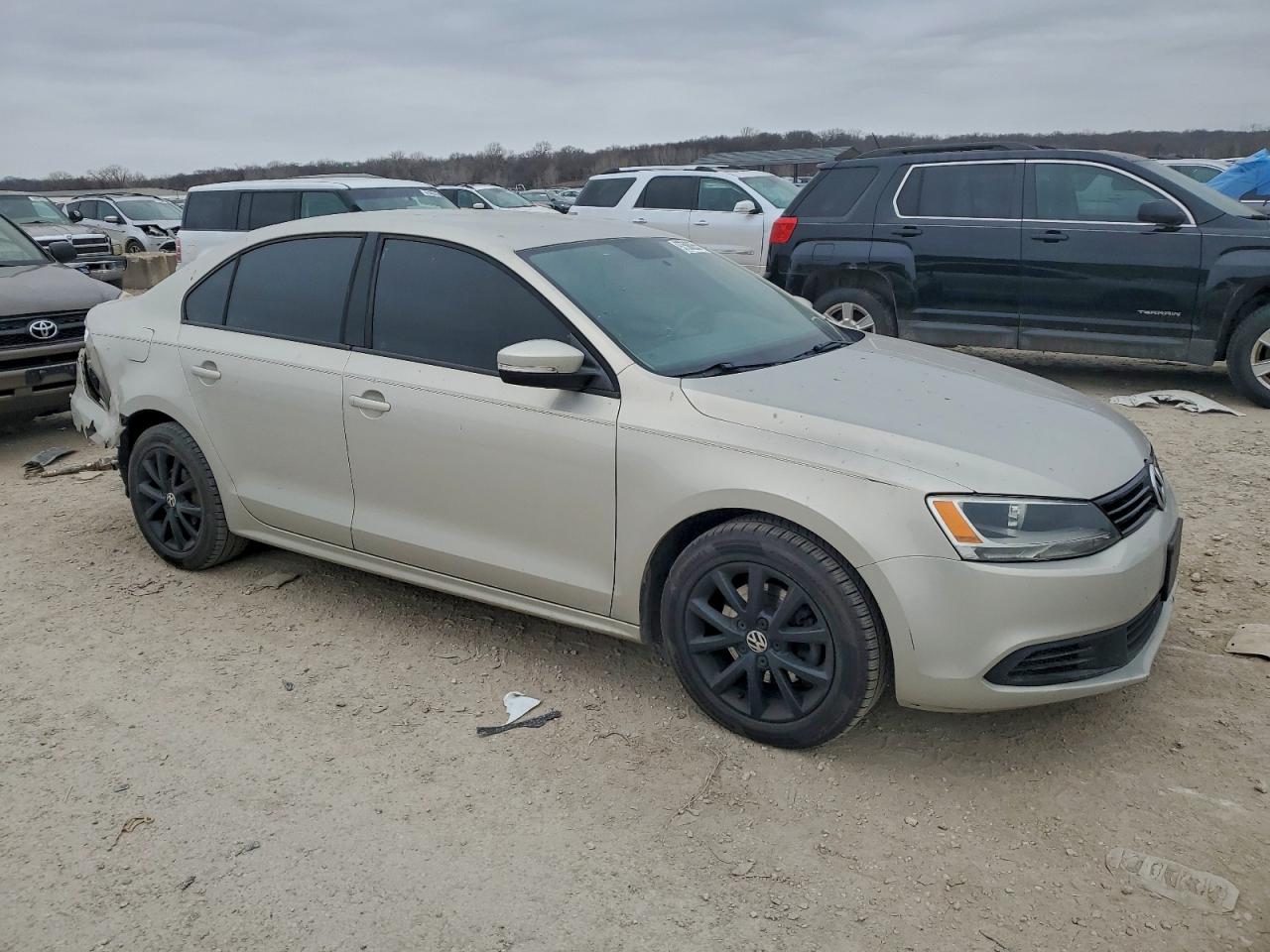 2011 VOLKSWAGEN JETTA SE photo 4