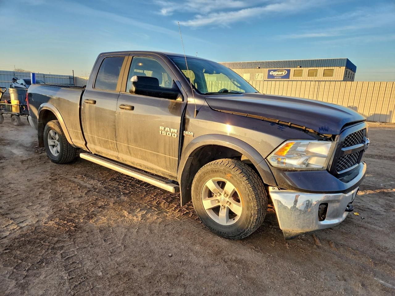 2016 RAM 1500 SLT photo 4