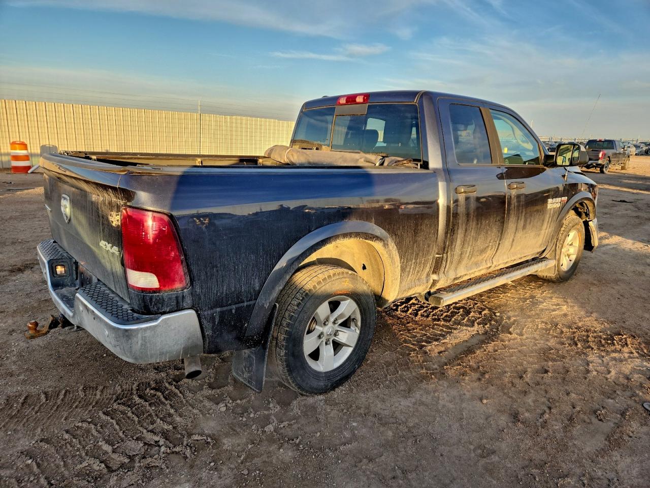 2016 RAM 1500 SLT photo 3