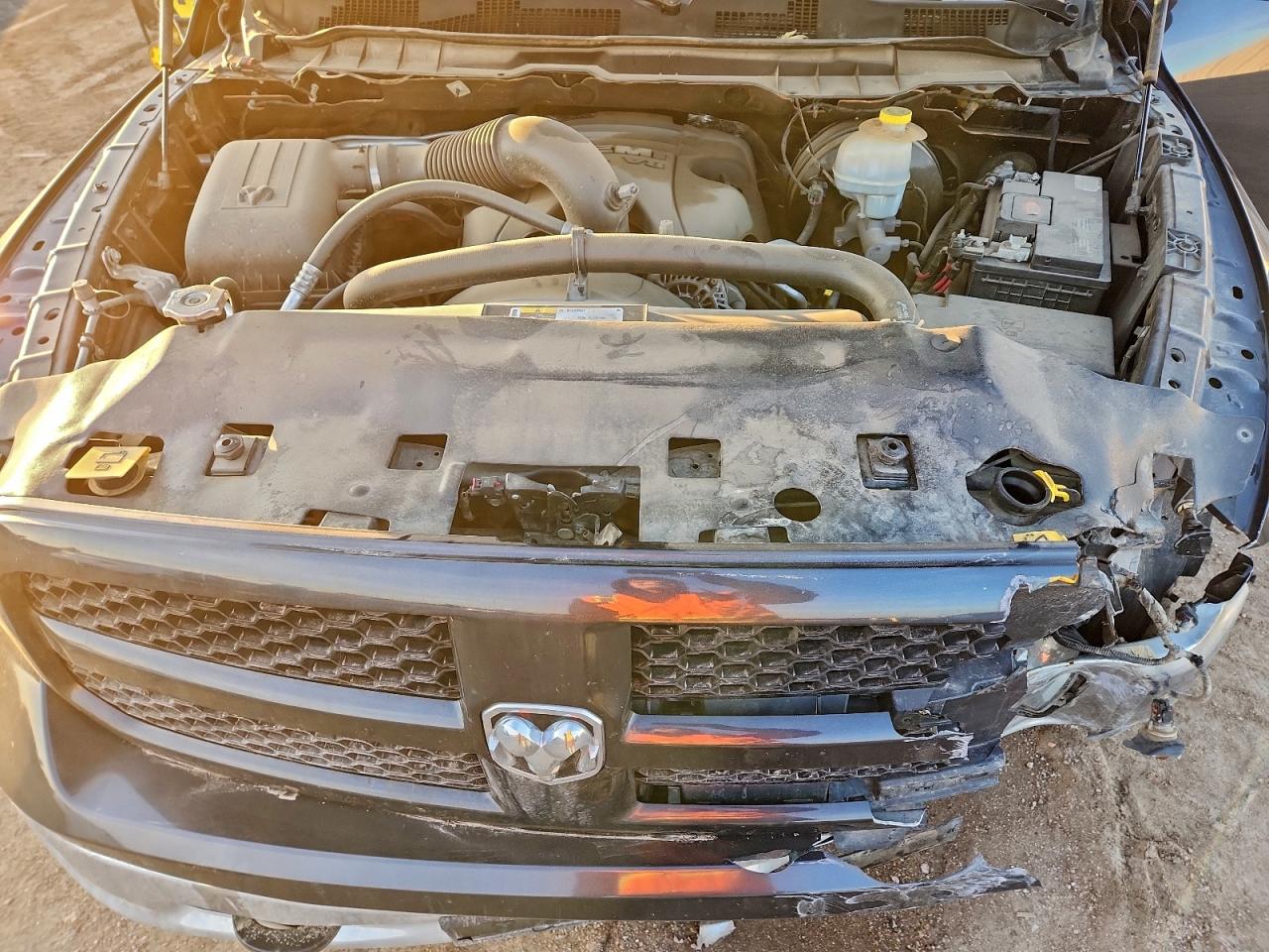 2016 RAM 1500 SLT photo 11