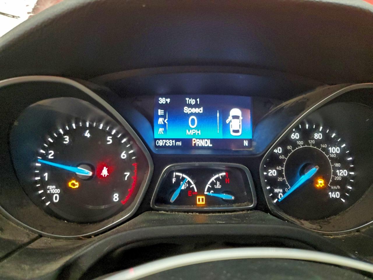 2017 FORD FOCUS SE photo 9