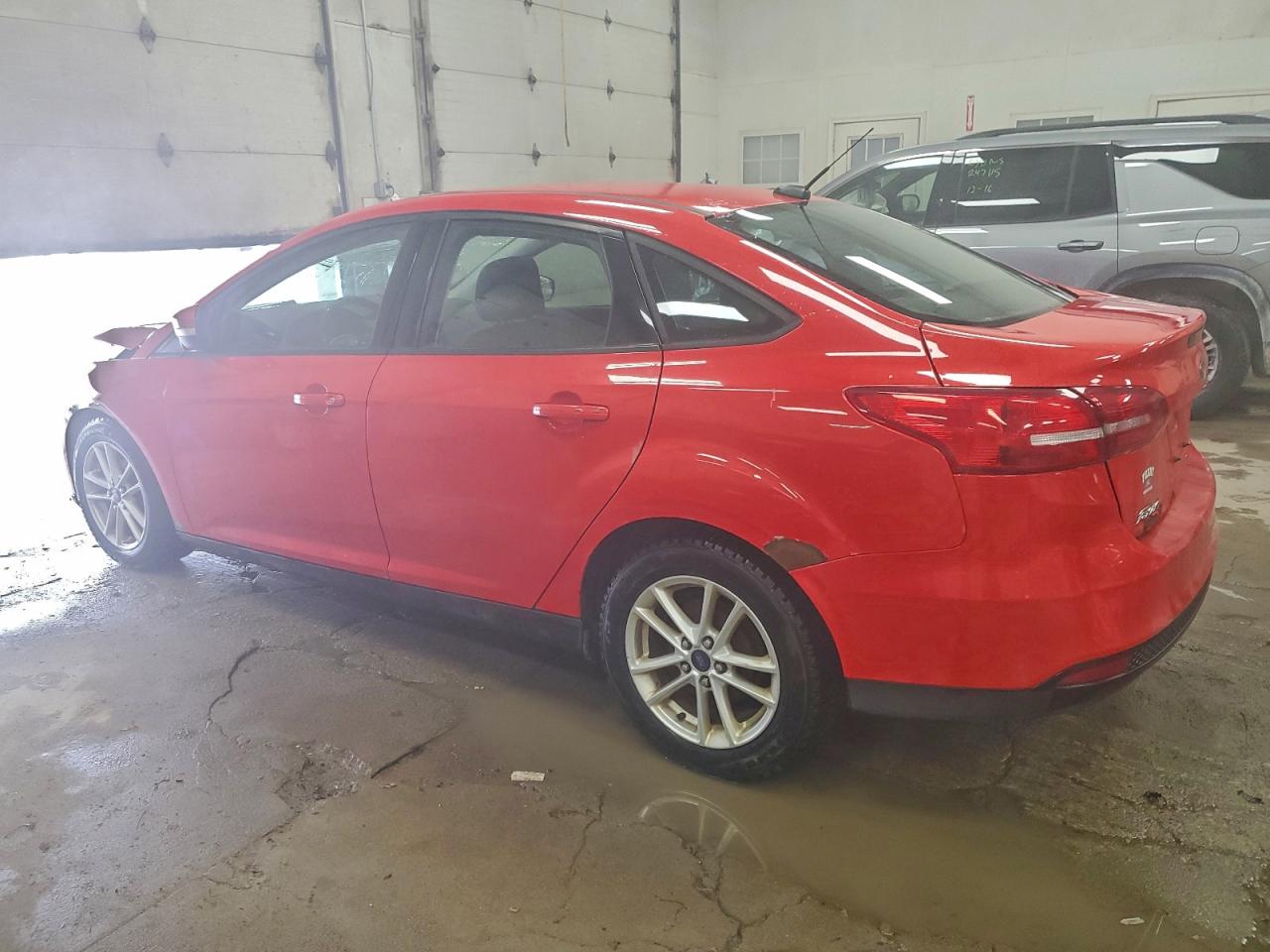 2017 FORD FOCUS SE photo 2