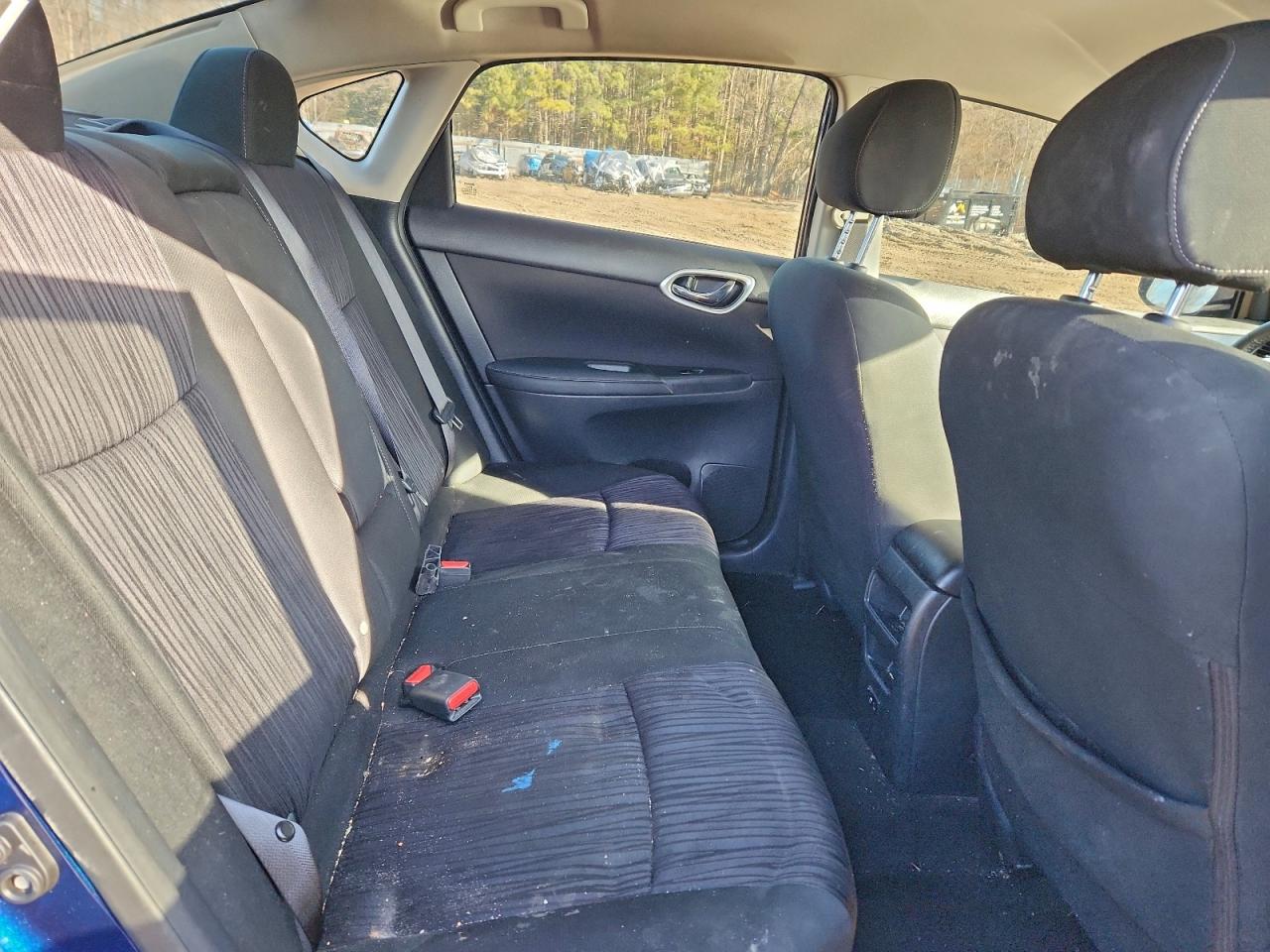 2019 NISSAN SENTRA S photo 10